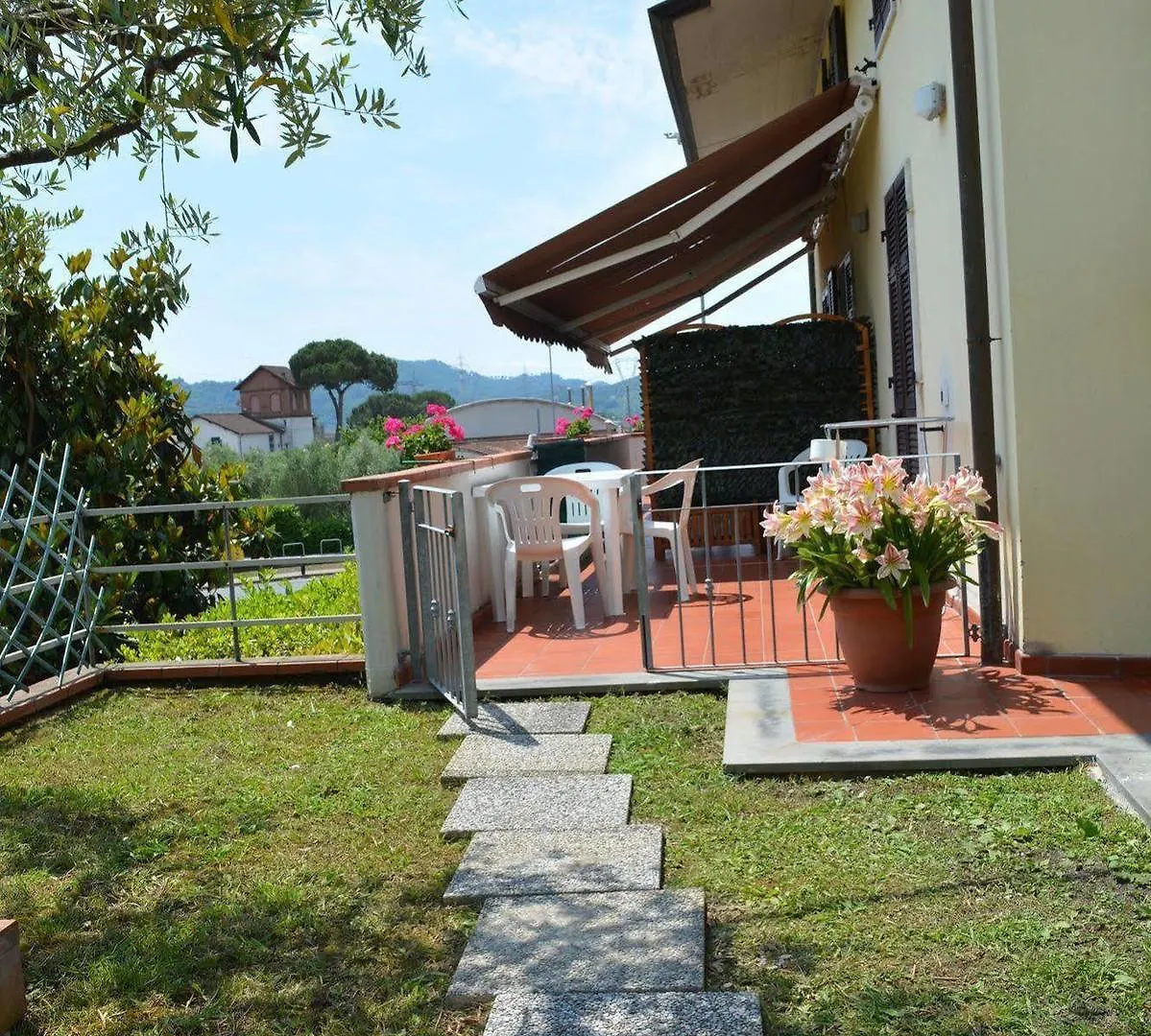 Casa Vacanza La Luna Sarzana 0*,  Italia
