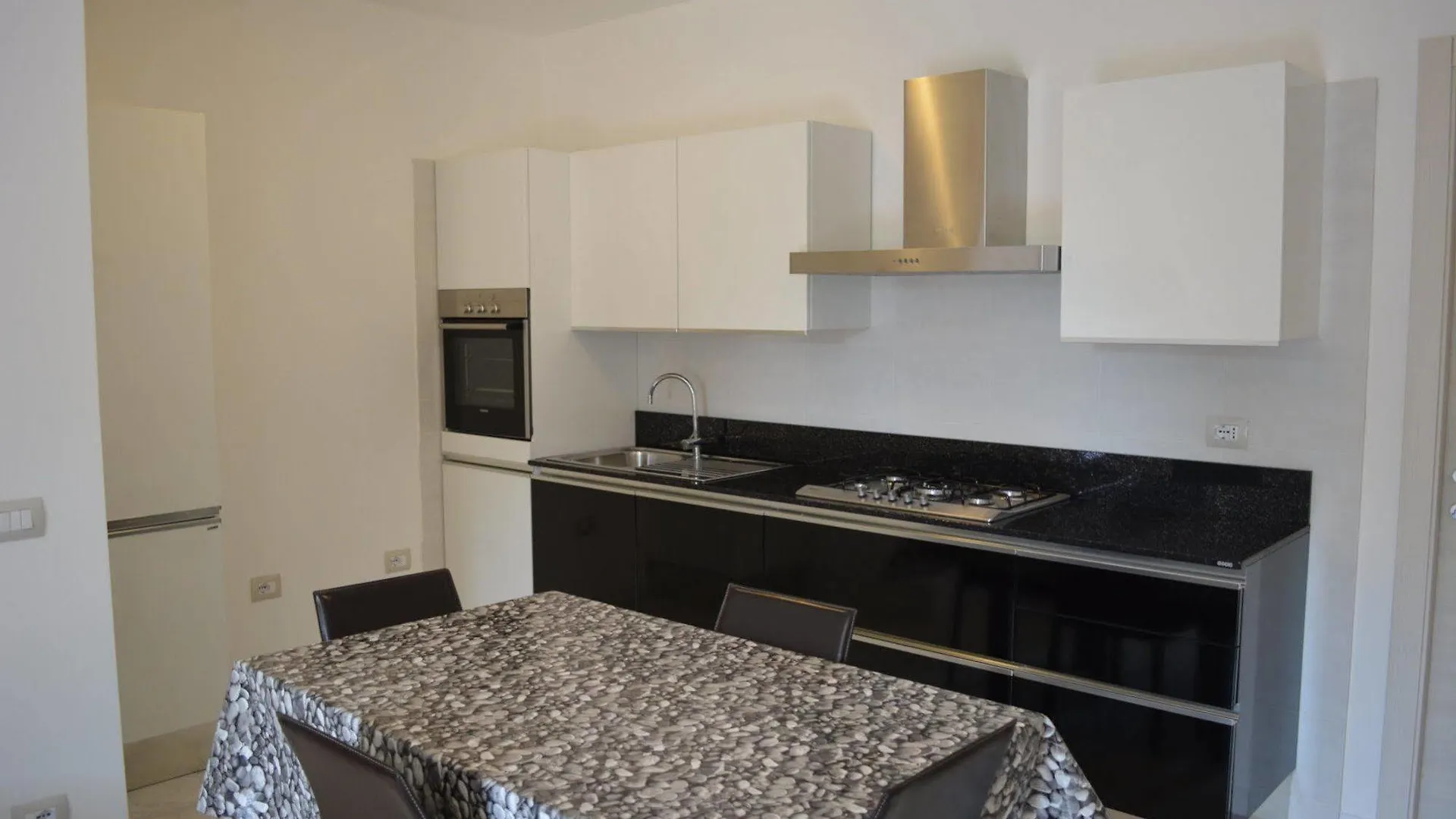 Casa Vacanza La Luna Sarzana 0*,