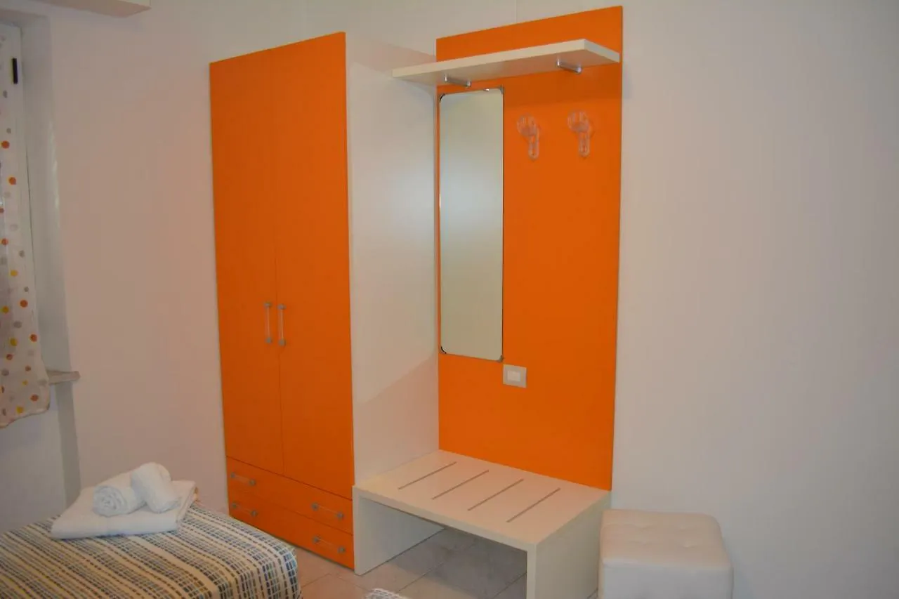 Casa Vacanza La Luna Sarzana 0*,  Italia